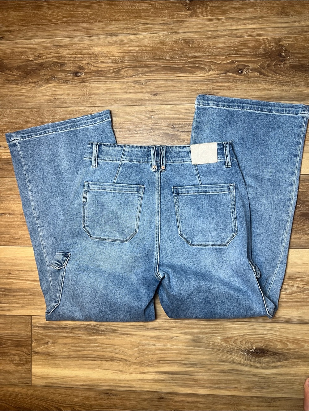 PAIGE Carly Wide Leg Cargo Jeans - Picture 7 of 11